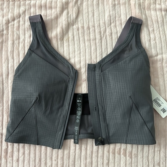 Lululemon Lab Zip Front Bra - Size 10 - Picture 2 of 6